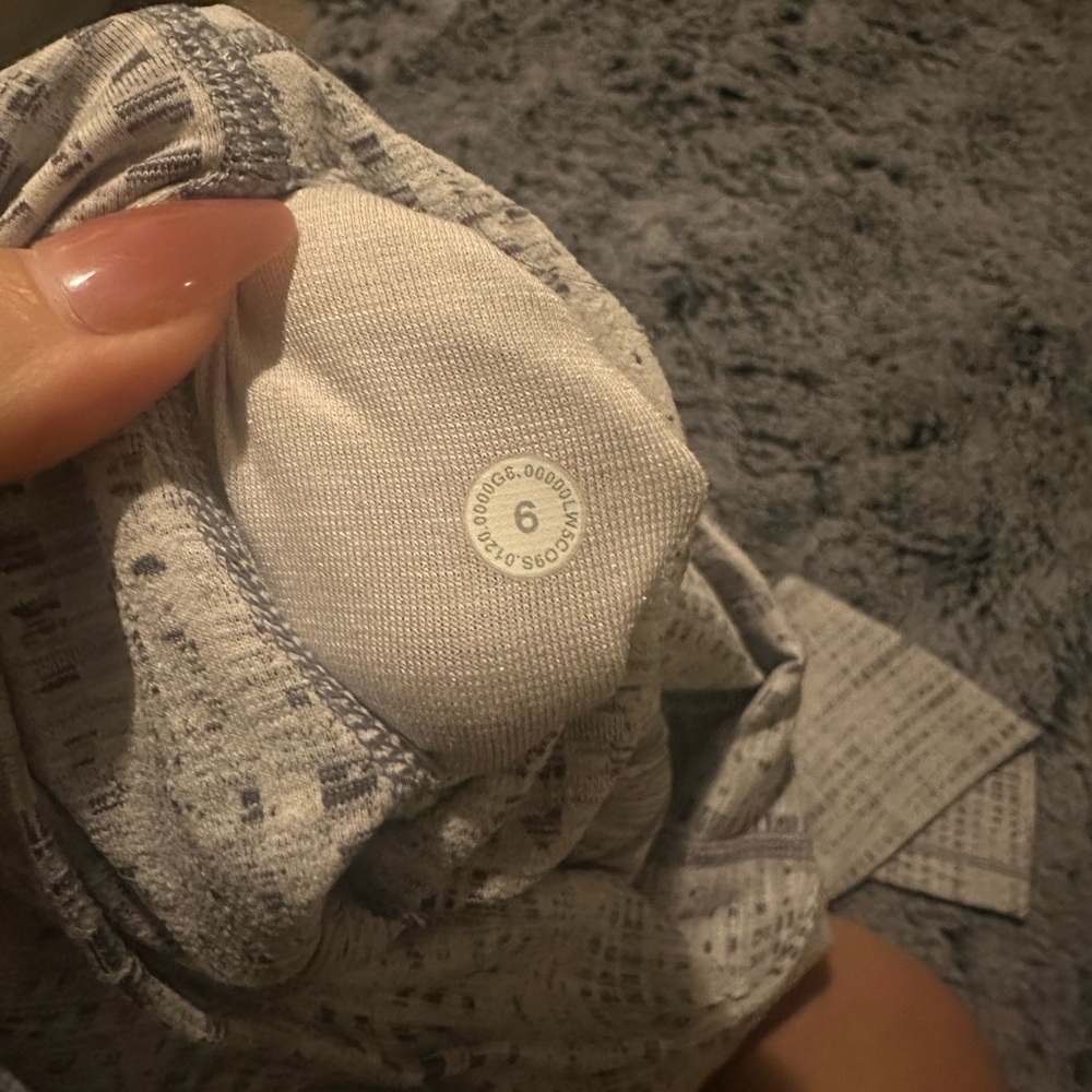 Lululemon legging - Picture 2 of 3